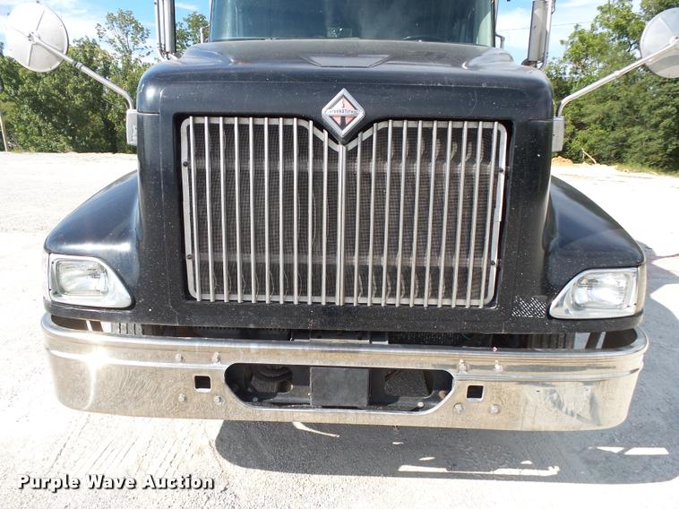 image for item K1143 2007 International 9400i semi truck