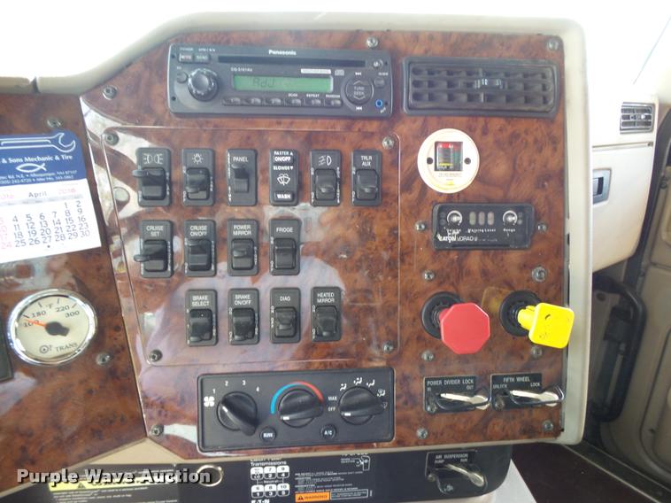 image for item K1143 2007 International 9400i semi truck