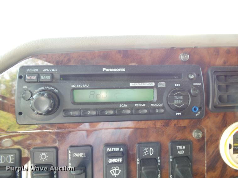 image for item K1143 2007 International 9400i semi truck