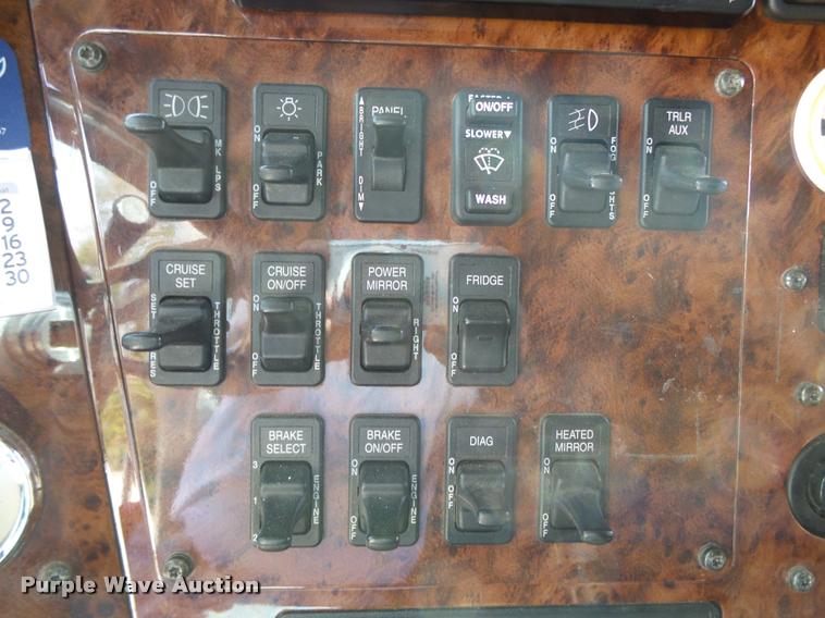 image for item K1143 2007 International 9400i semi truck