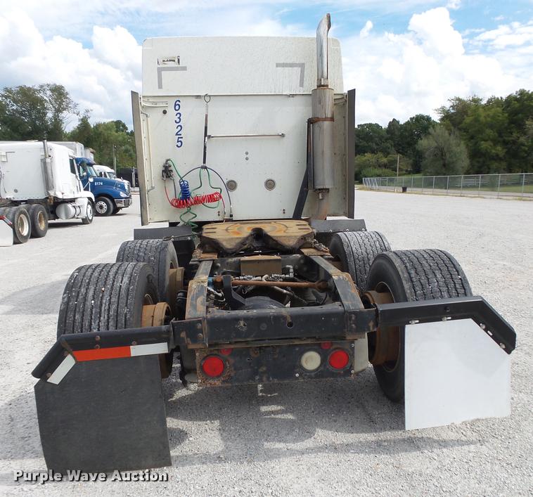 image for item K1144 2007 International 9400i semi truck