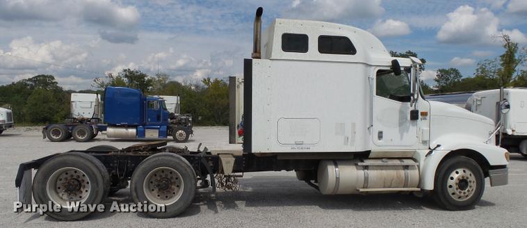 image for item K1144 2007 International 9400i semi truck