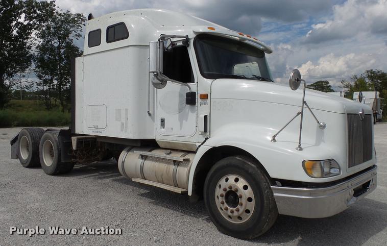 image for item K1144 2007 International 9400i semi truck