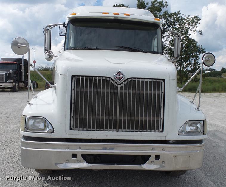 image for item K1144 2007 International 9400i semi truck