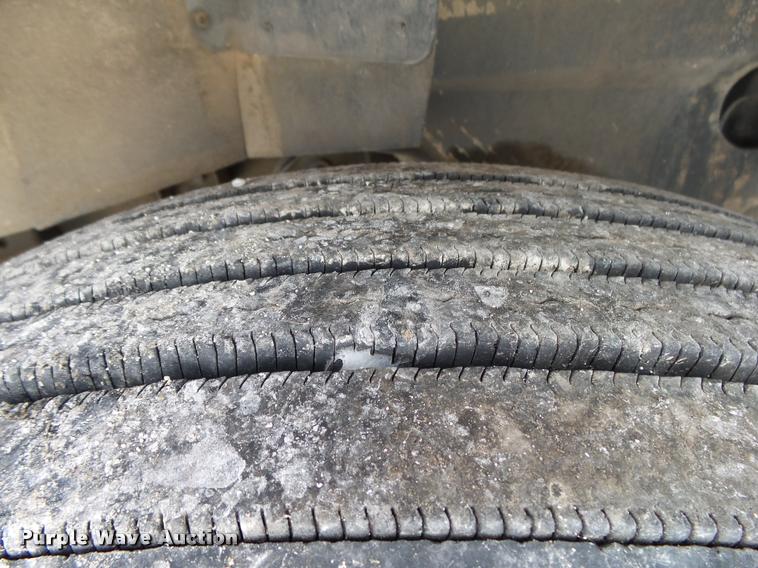 image for item K1144 2007 International 9400i semi truck