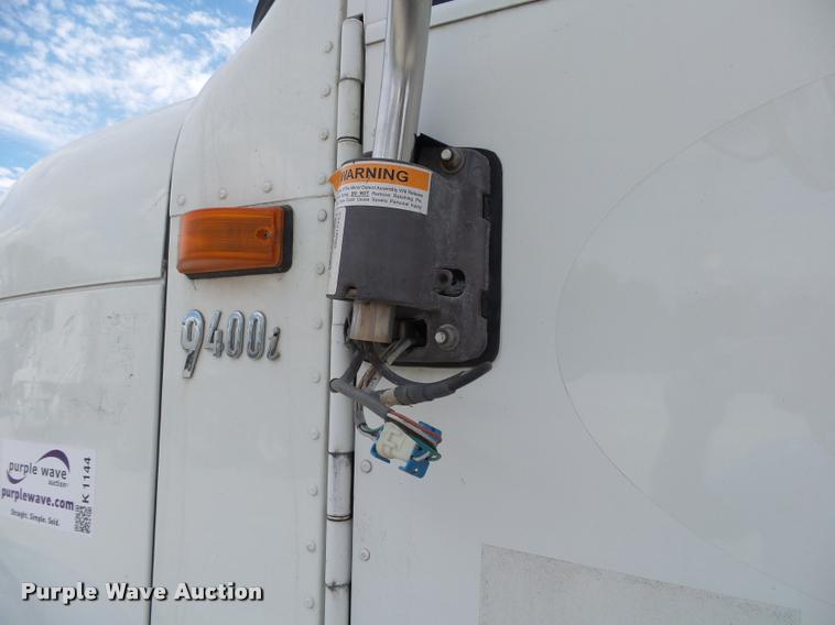 image for item K1144 2007 International 9400i semi truck