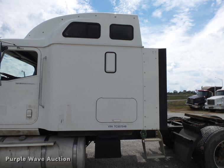 image for item K1144 2007 International 9400i semi truck