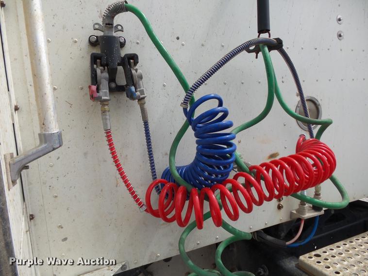 image for item K1144 2007 International 9400i semi truck