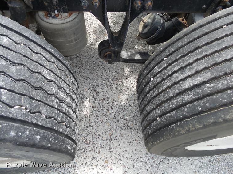 image for item K1144 2007 International 9400i semi truck