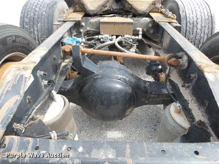 image for item K1144 2007 International 9400i semi truck