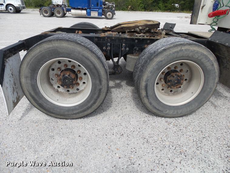 image for item K1144 2007 International 9400i semi truck