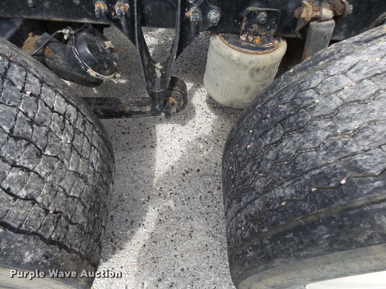 image for item K1144 2007 International 9400i semi truck