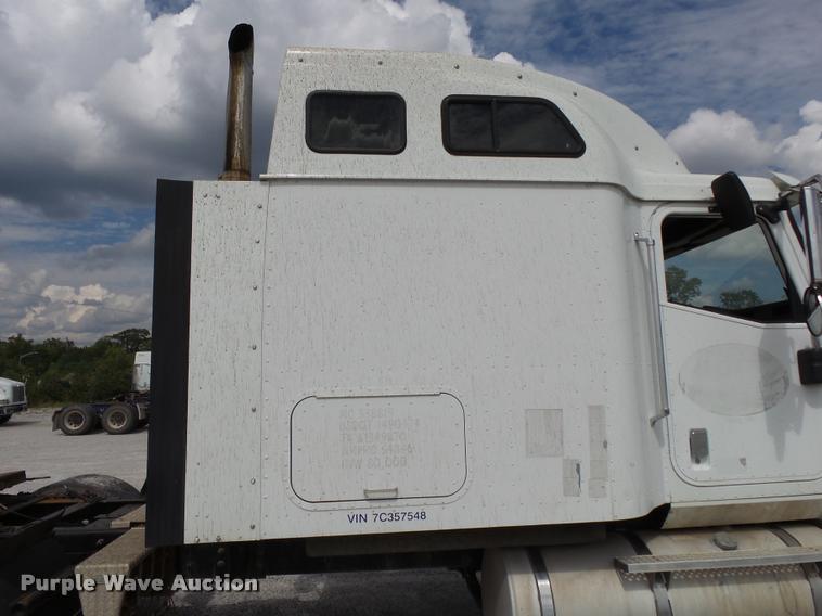 image for item K1144 2007 International 9400i semi truck
