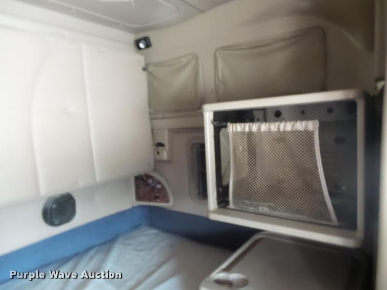 image for item K1144 2007 International 9400i semi truck