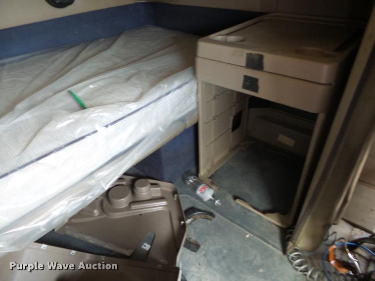 image for item K1144 2007 International 9400i semi truck