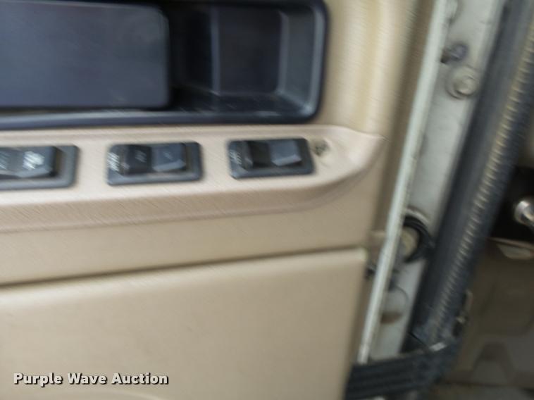 image for item K1144 2007 International 9400i semi truck