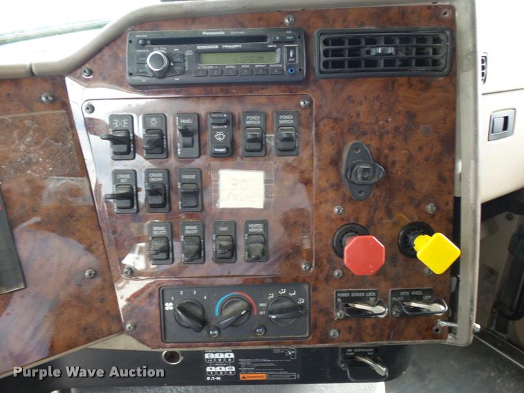 image for item K1144 2007 International 9400i semi truck