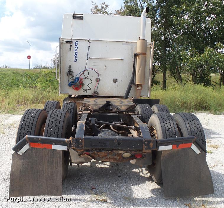 image for item K1145 2007 International 9400i semi truck