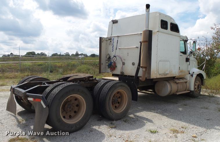image for item K1145 2007 International 9400i semi truck