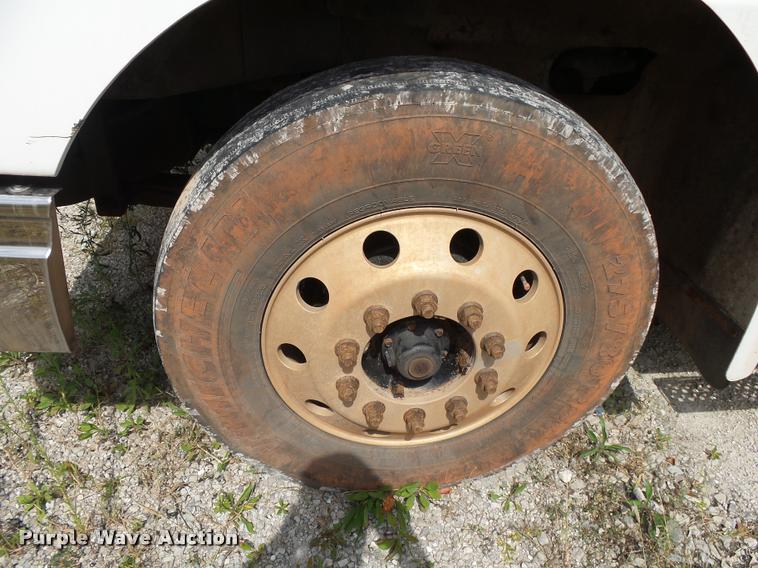 image for item K1145 2007 International 9400i semi truck