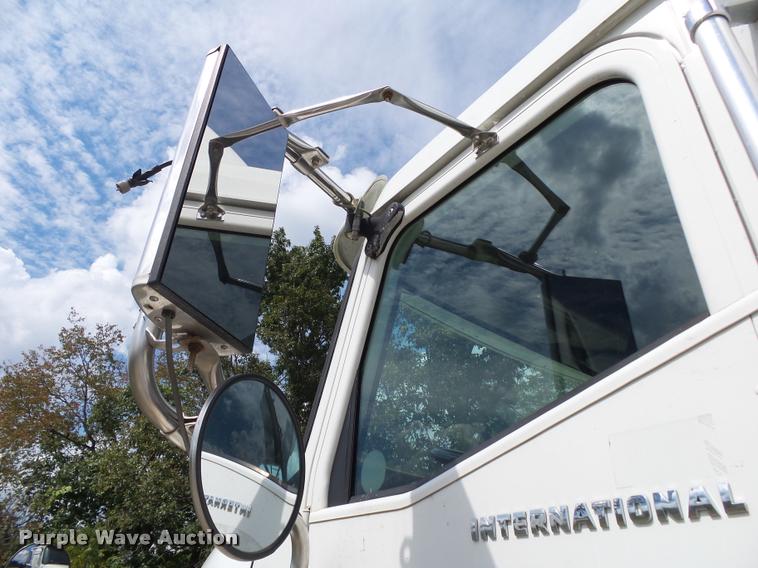 image for item K1145 2007 International 9400i semi truck