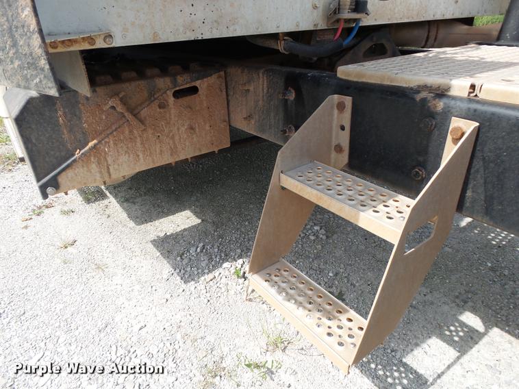 image for item K1145 2007 International 9400i semi truck