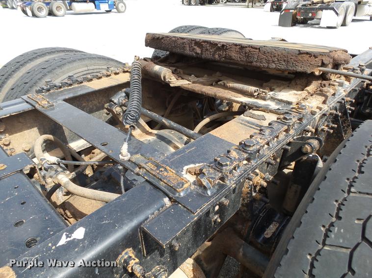 image for item K1145 2007 International 9400i semi truck