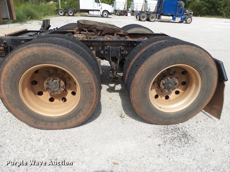 image for item K1145 2007 International 9400i semi truck