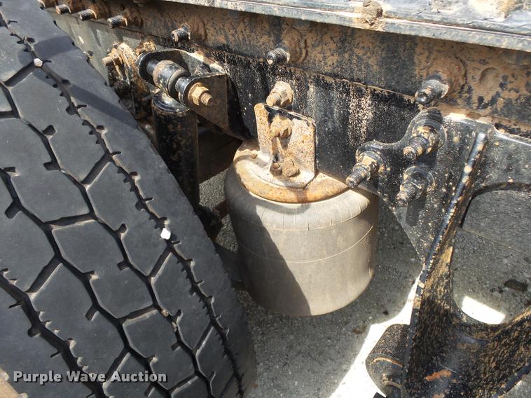 image for item K1145 2007 International 9400i semi truck