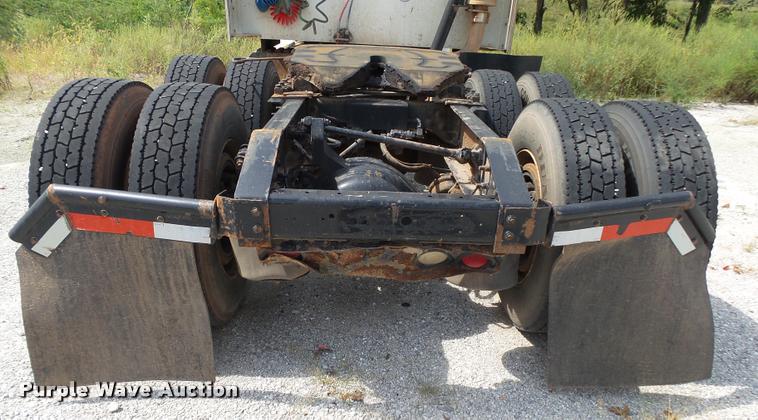 image for item K1145 2007 International 9400i semi truck