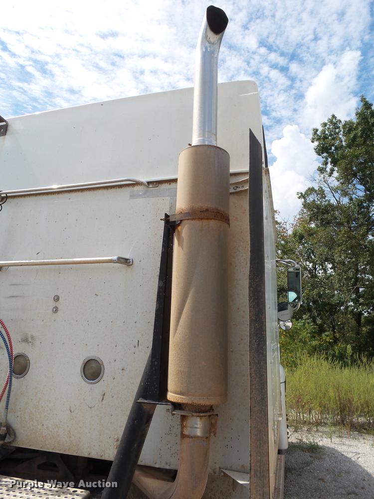 image for item K1145 2007 International 9400i semi truck