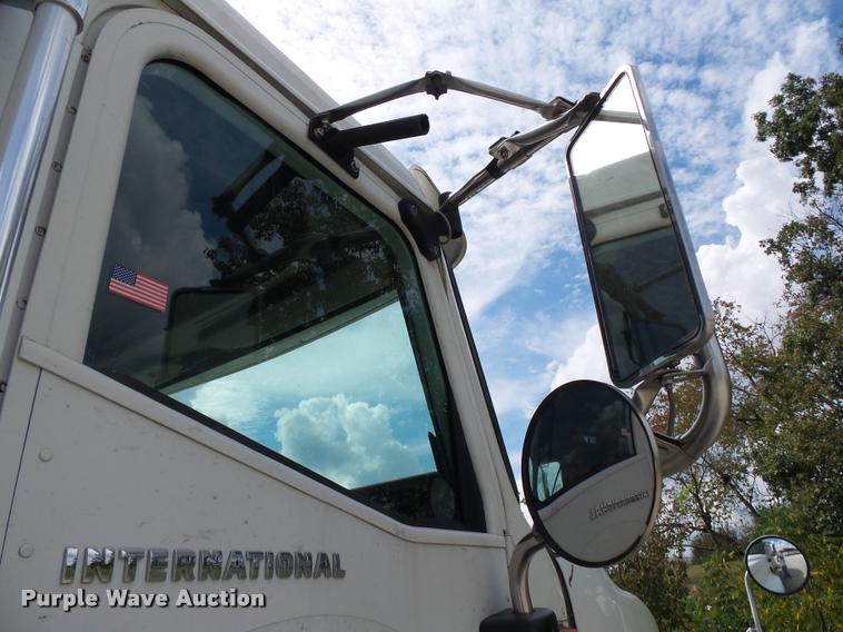 image for item K1145 2007 International 9400i semi truck