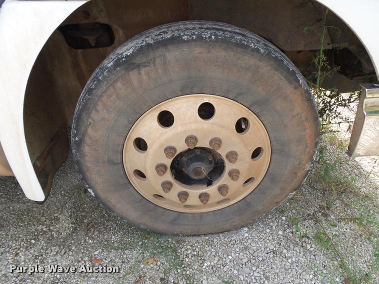 image for item K1145 2007 International 9400i semi truck