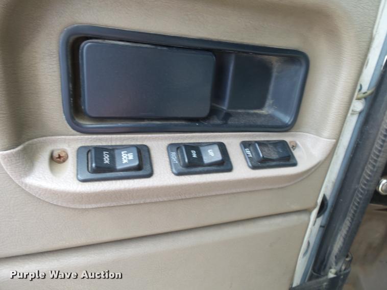 image for item K1145 2007 International 9400i semi truck