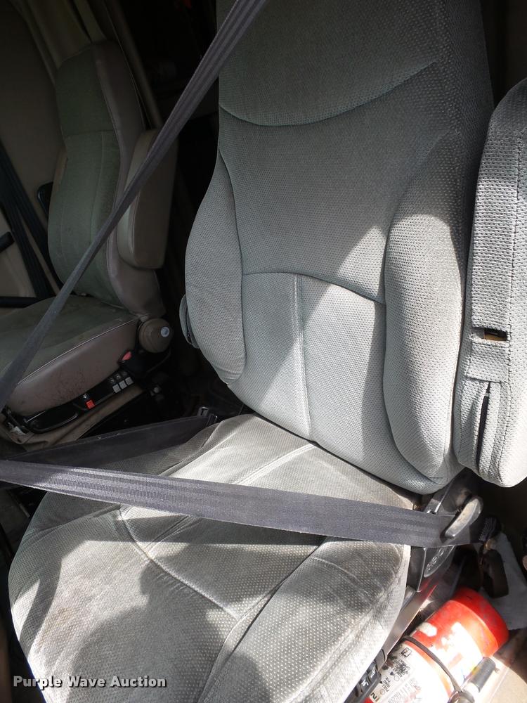 image for item K1145 2007 International 9400i semi truck