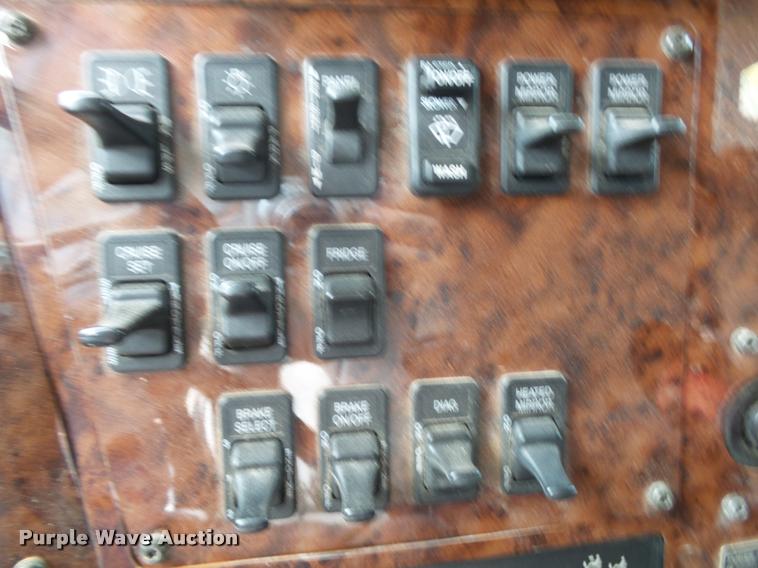 image for item K1145 2007 International 9400i semi truck