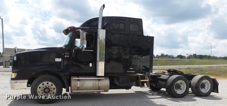 image for item K1146 2007 International 9400i semi truck