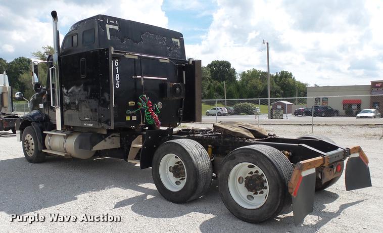 image for item K1146 2007 International 9400i semi truck