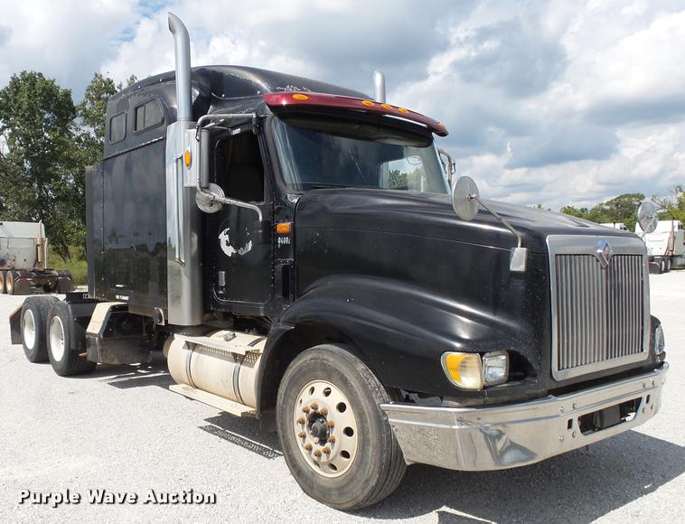 image for item K1146 2007 International 9400i semi truck