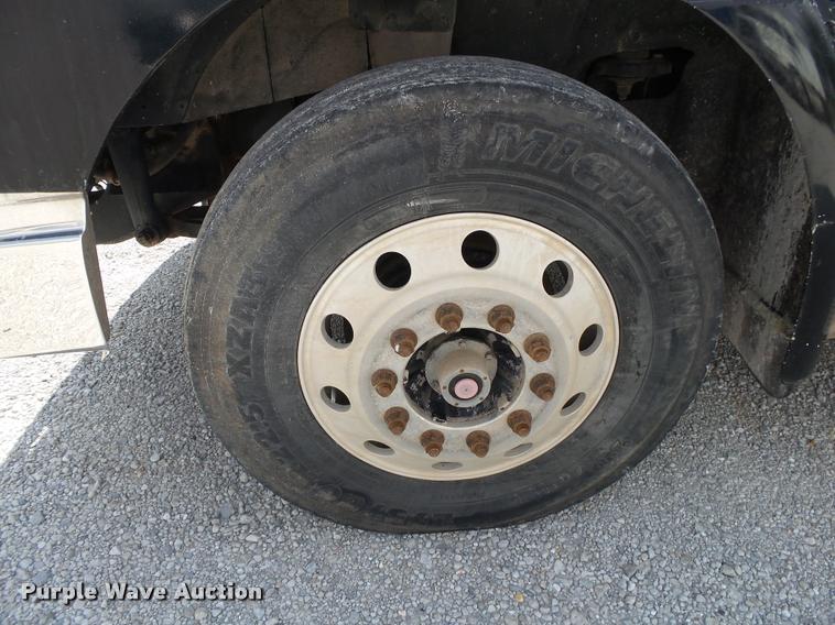 image for item K1146 2007 International 9400i semi truck