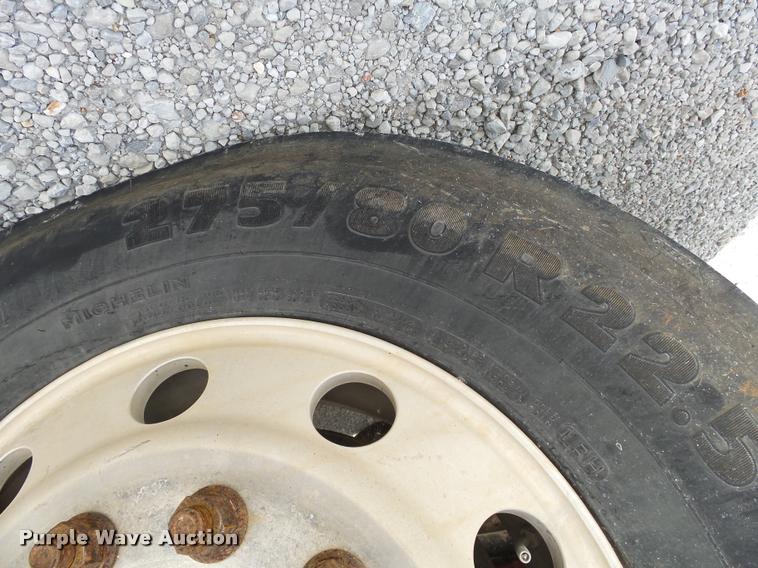 image for item K1146 2007 International 9400i semi truck