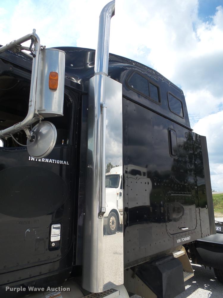 image for item K1146 2007 International 9400i semi truck
