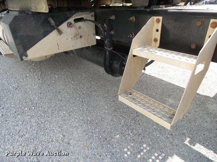 image for item K1146 2007 International 9400i semi truck