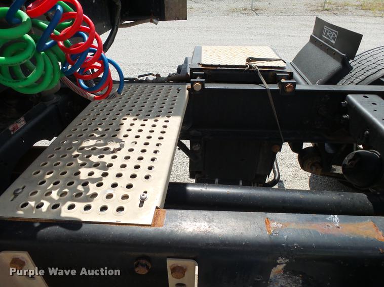 image for item K1146 2007 International 9400i semi truck