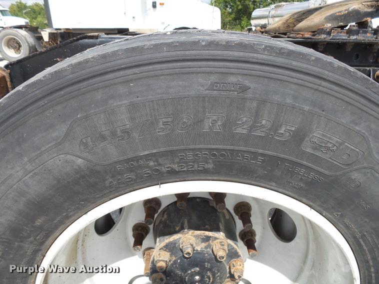 image for item K1146 2007 International 9400i semi truck