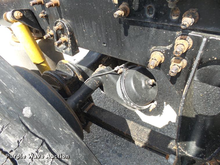 image for item K1146 2007 International 9400i semi truck