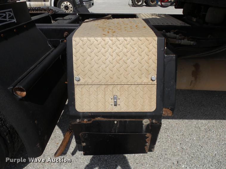 image for item K1146 2007 International 9400i semi truck