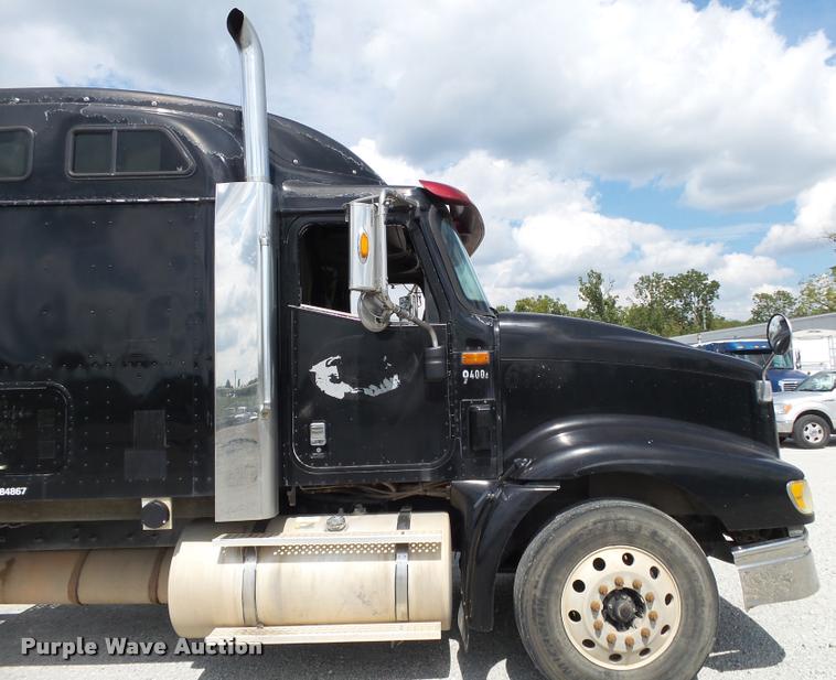 image for item K1146 2007 International 9400i semi truck