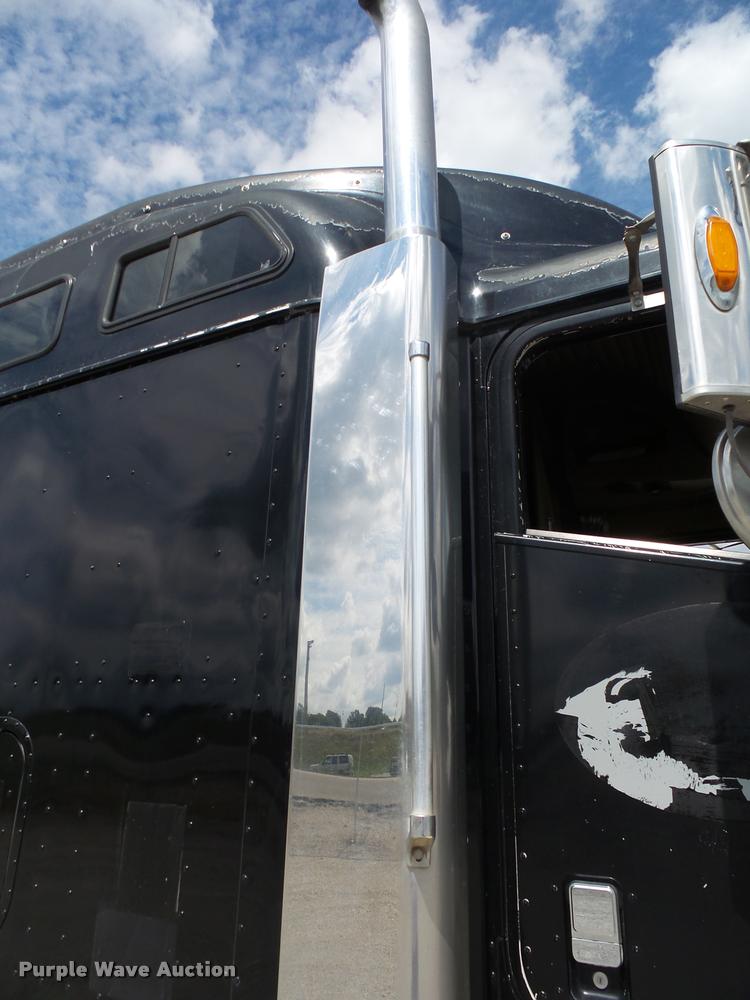 image for item K1146 2007 International 9400i semi truck