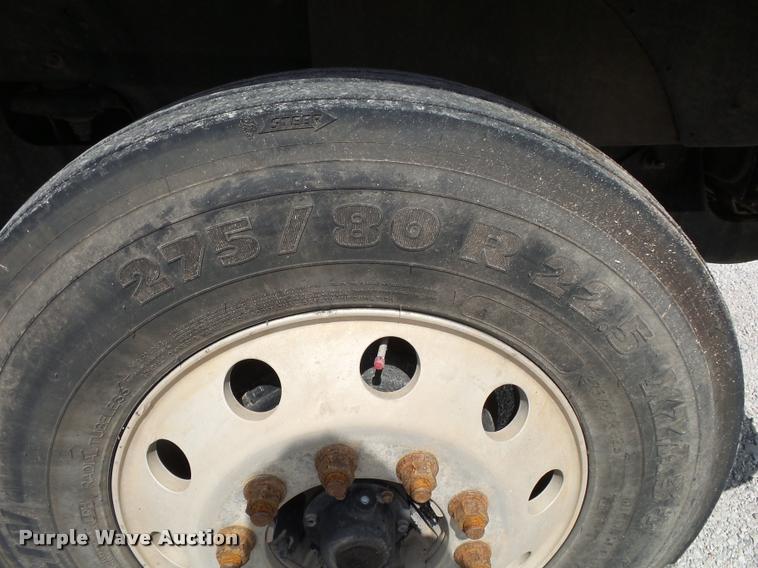 image for item K1146 2007 International 9400i semi truck